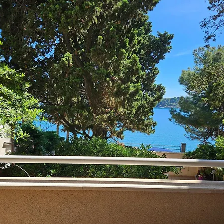 Mare Beachfront With Sea View Apartment