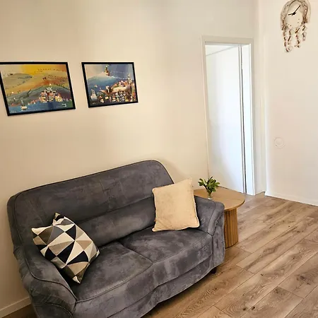 Mare Beachfront Apartment With Sea View 公寓 普拉