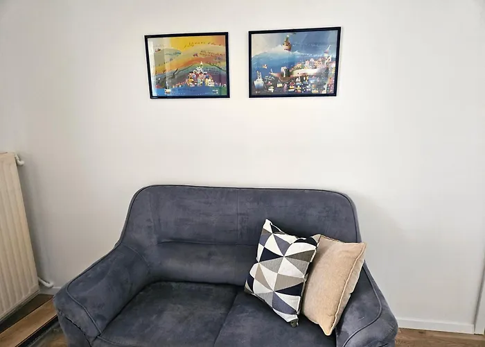 Mare Beachfront Apartment With Sea View Апартаменти Пула