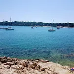 Mare Beachfront With Sea View Apartman Póla