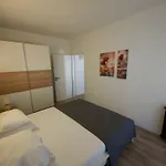 Mare Beachfront With Sea View Apartman Póla