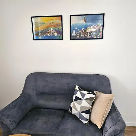 Mare Beachfront Apartment With Sea View Apartman Póla