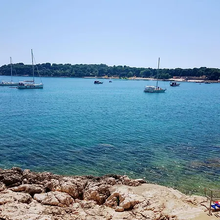 Mare Beachfront With Sea View Appartement Pula