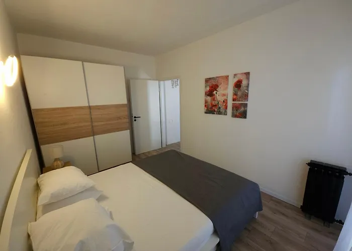 Mare Beachfront Apartment With Sea View Lägenhet Pula
